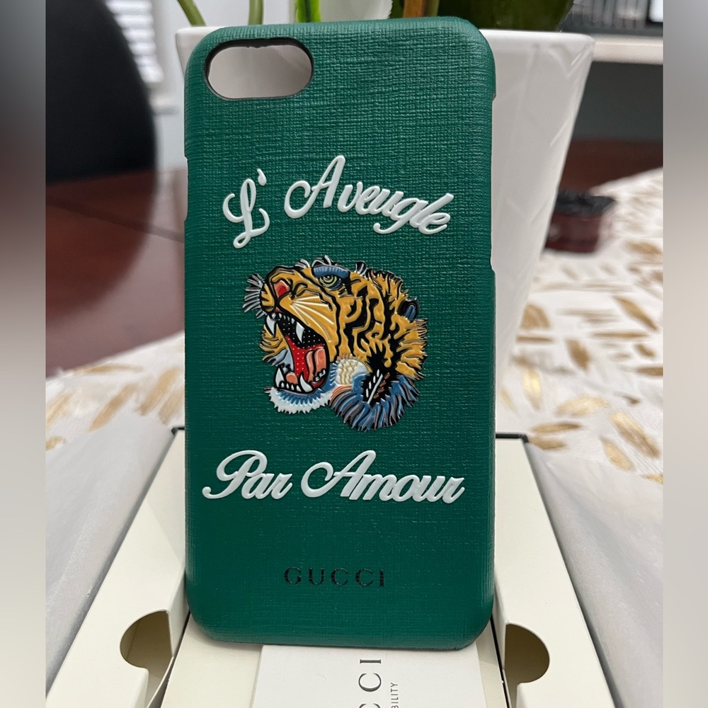 NIB Gucci Unisex-Adult Tiger Head iPhone 7 Case